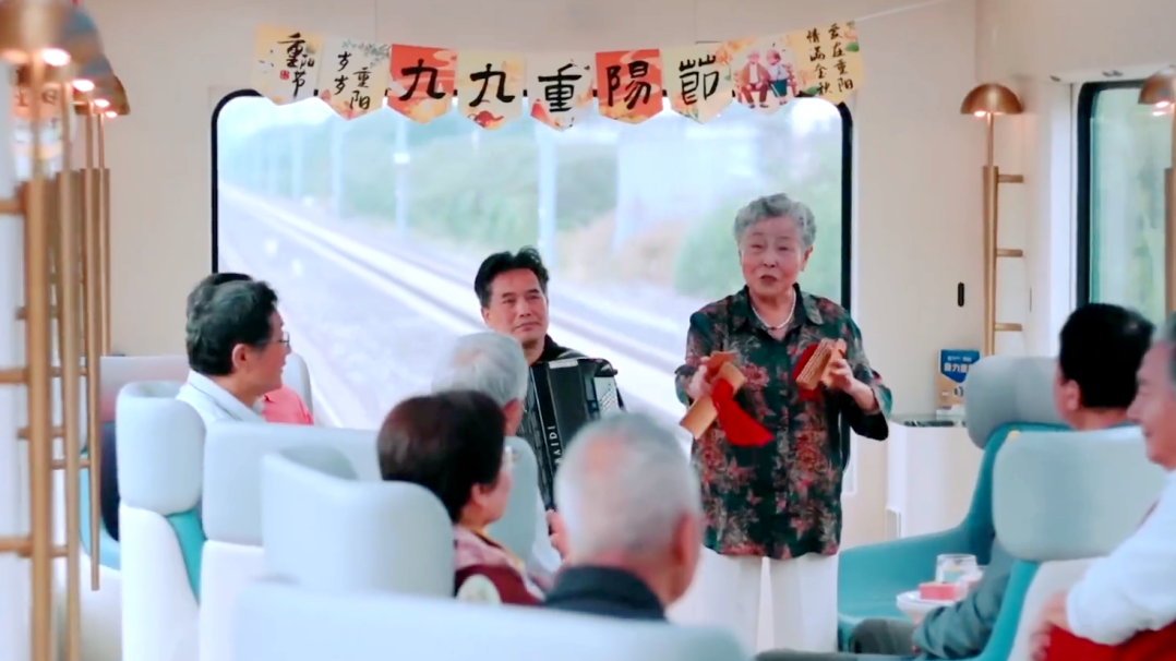 【京城帮帮团】81岁“快板奶奶”的艺术人生