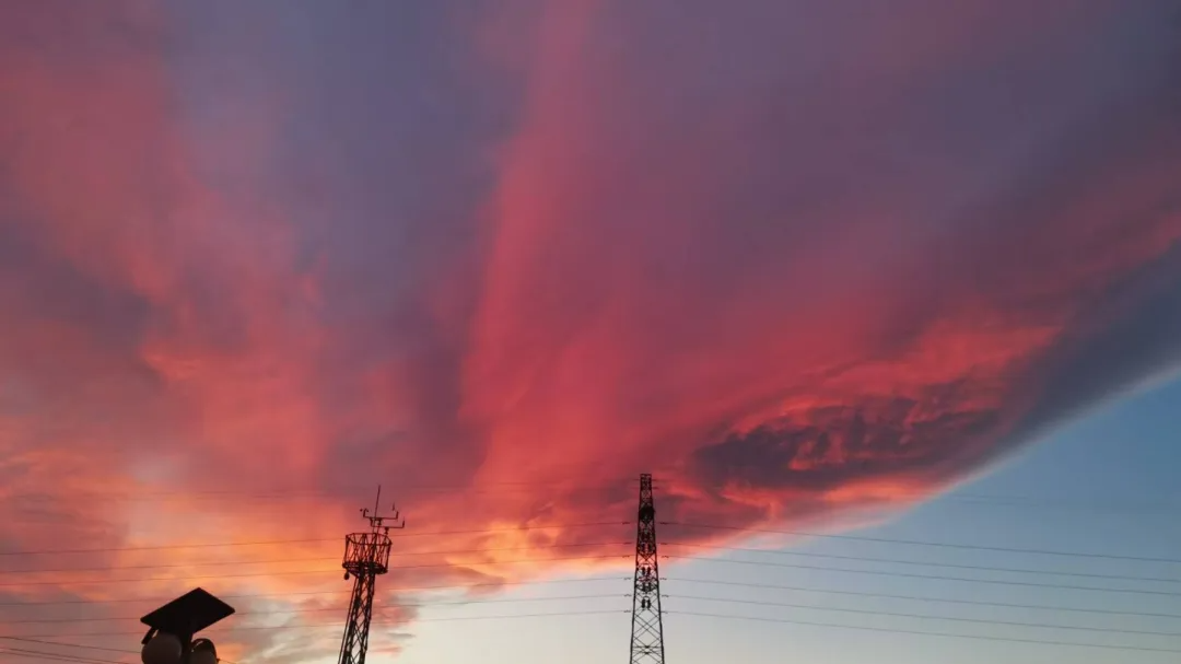 壮美晚霞再上线,氛围感拉满! 壮美晚霞再上线,氛围感拉满!