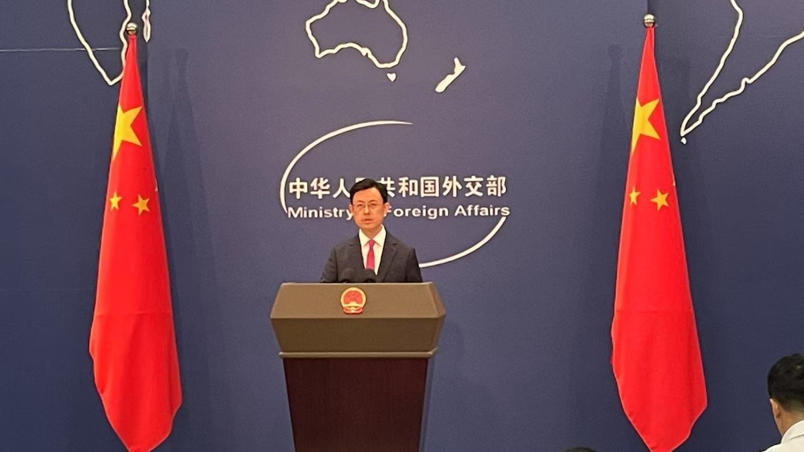 外交部：中国将持续打造发展大国、消费大国、创新大国