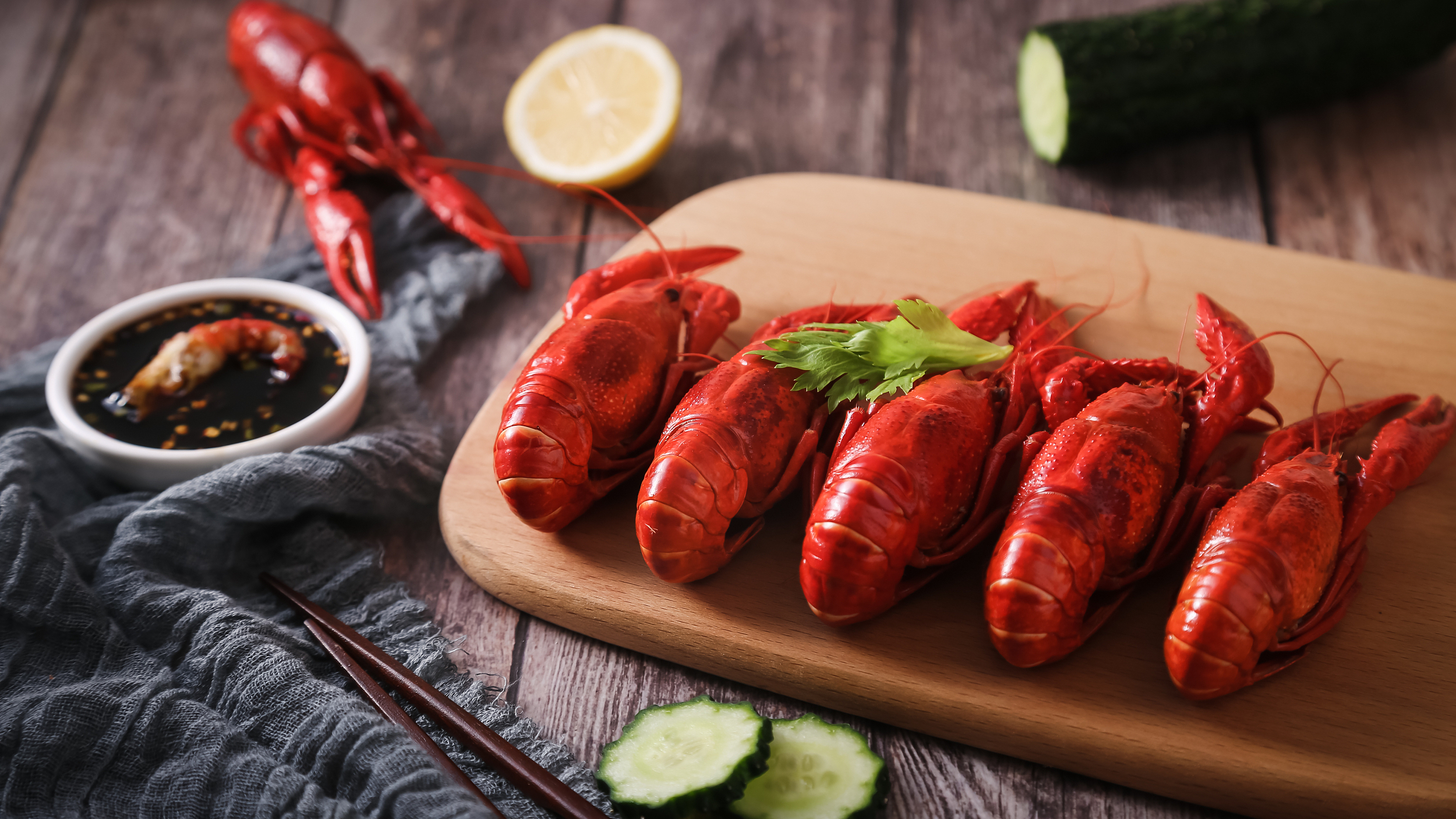 今日科普:西瓜和小龙虾一起吃会中毒? 今日科普:西瓜和小龙虾一起吃会中毒?