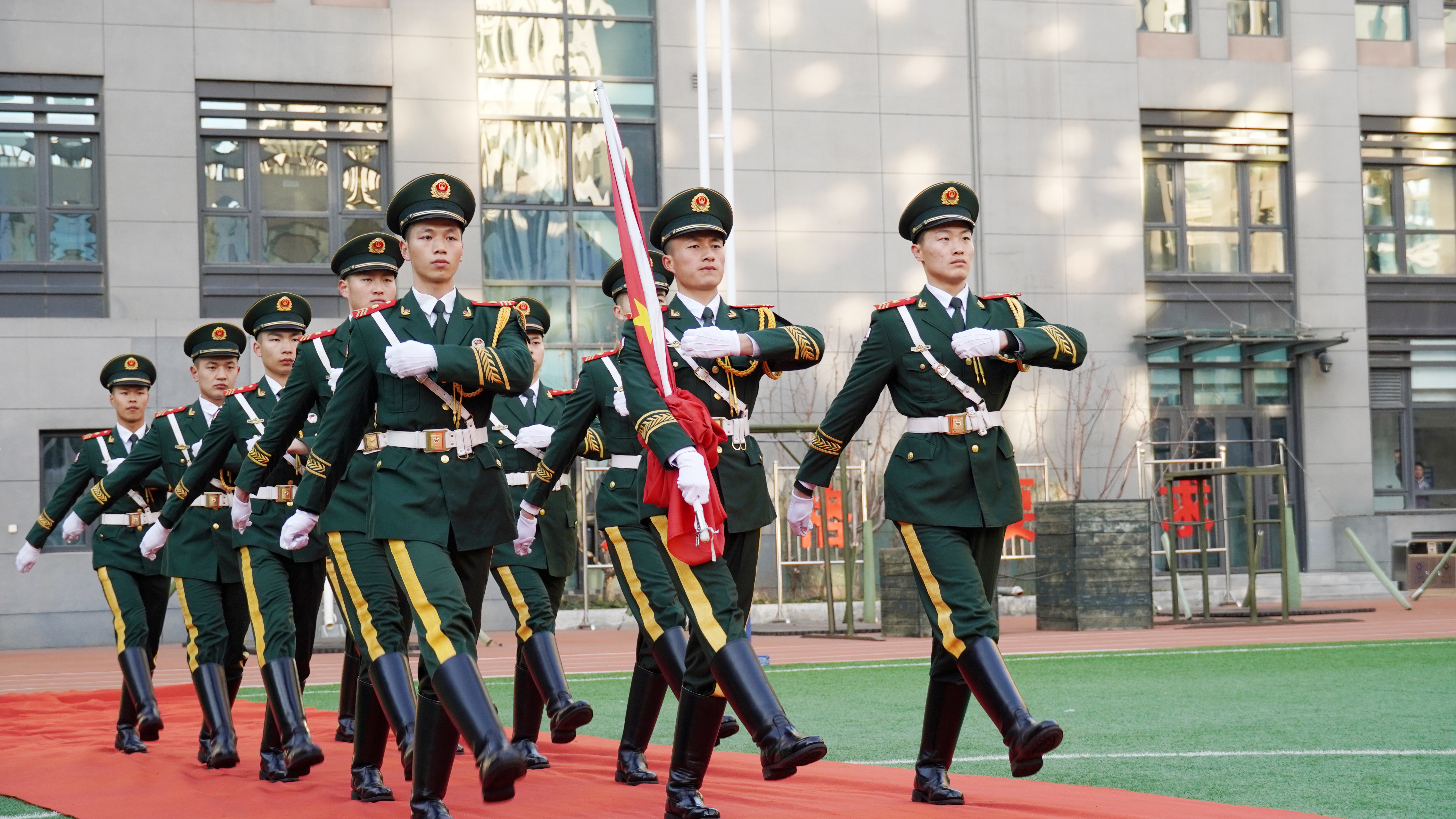 武警官兵多种仪式喜迎新年，传承爱国精神