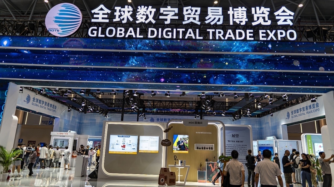 数字产业去年完成业务收入35万亿元,同比增长5.5% 数字产业去年完成业务收入35万亿元,同比增长5.5%