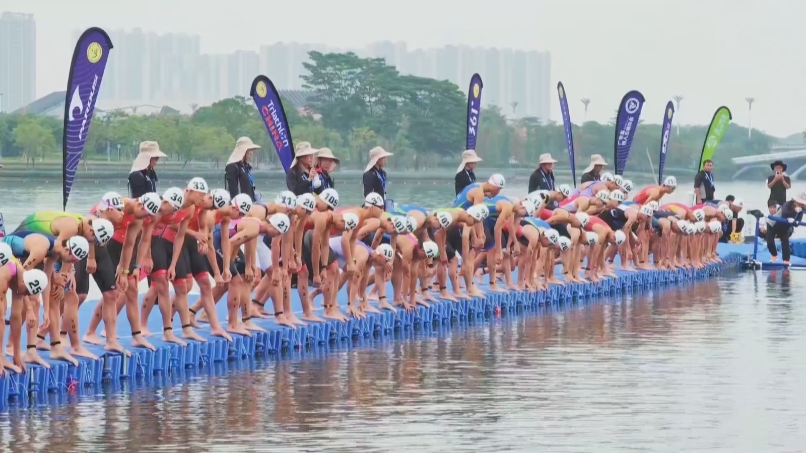 全国铁人三项锦标赛在肇庆开赛 全国铁人三项锦标赛在肇庆开赛