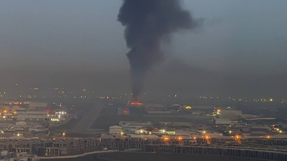 美以军事行动引发伊朗“最猛烈”回击 中东危局40小时一文速览