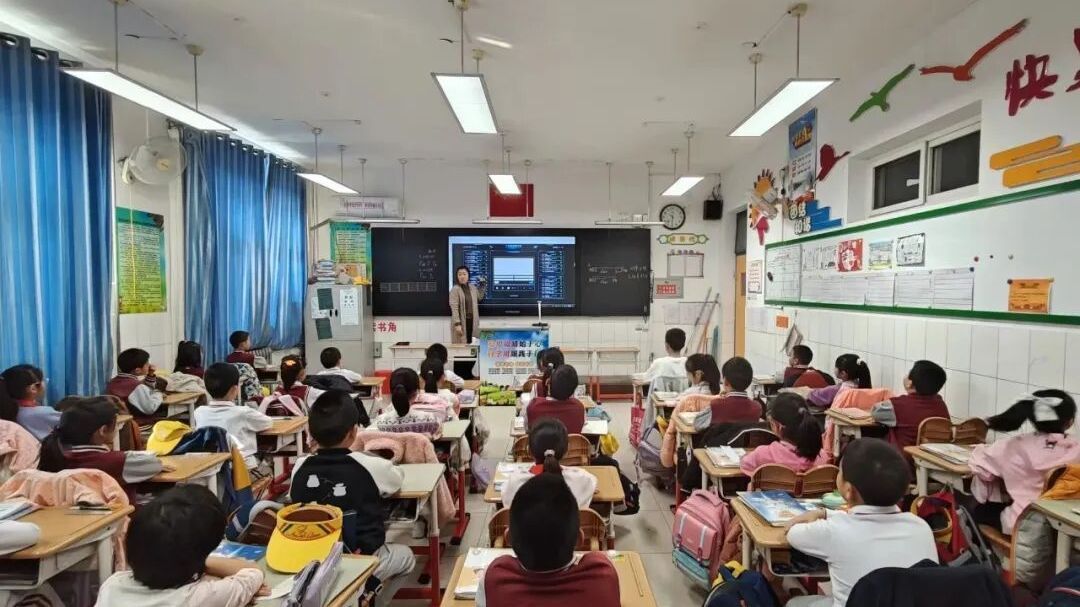 怀柔教育“AI 双栈”平台获评人工智能安全向善优秀教育案例 怀柔教育“AI 双栈”平台获评人工智能安全向善优秀教育案例