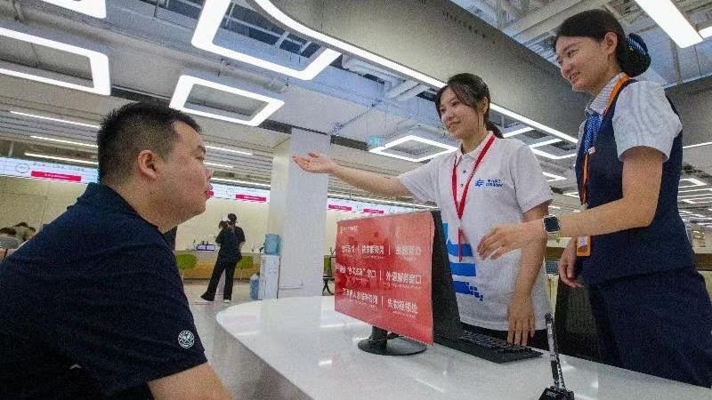 请来“小先生”会诊“大丰台” 丰台迎来首批“青年政务体验官” 请来“小先生”会诊“大丰台” 丰台迎来首批“青年政务体验官”