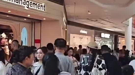 广西南宁一商场“夜间女厕改男女通用”引热议