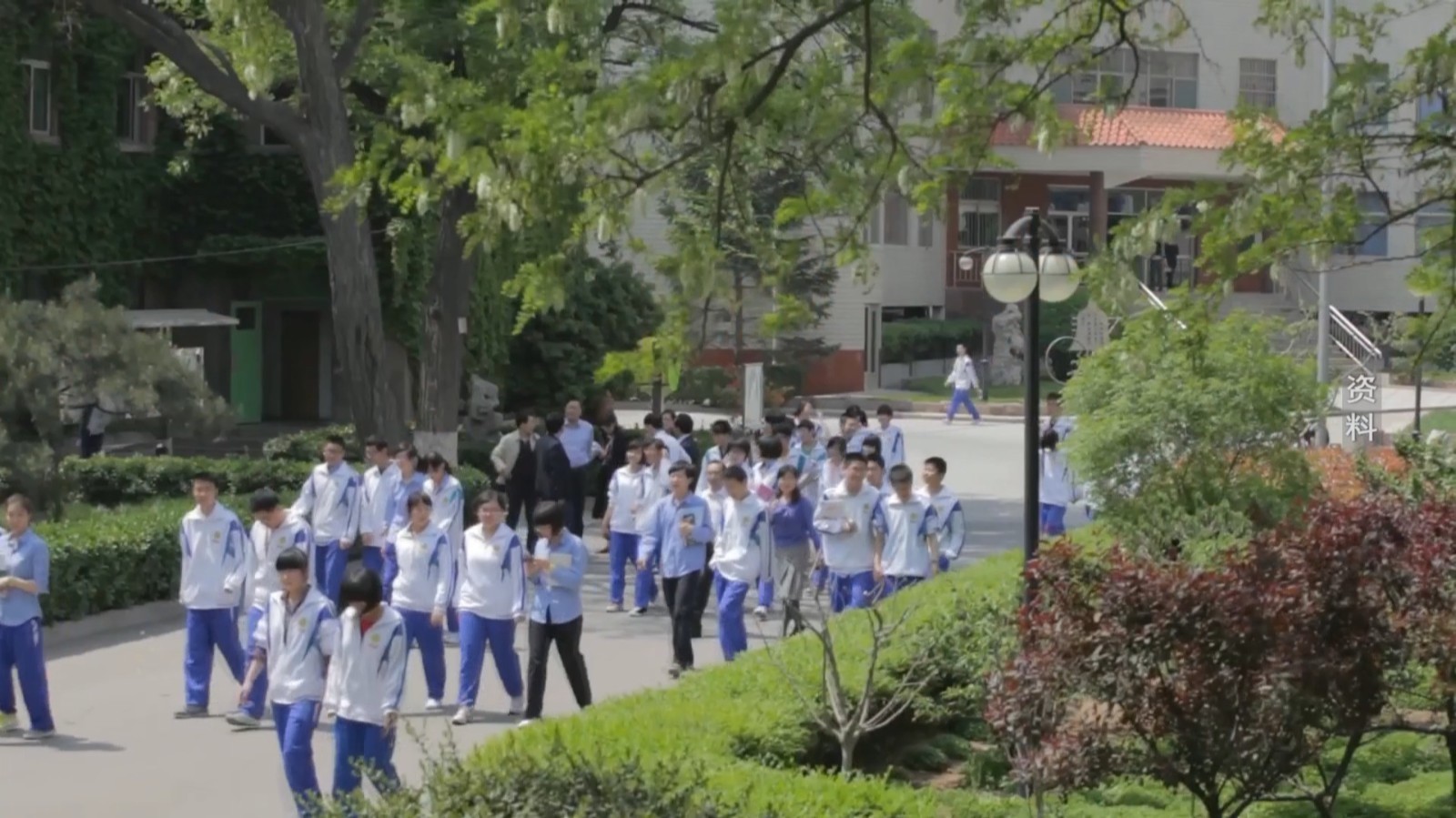 高中学生会干部“索贿” 小小年纪滥用权力谁之过？