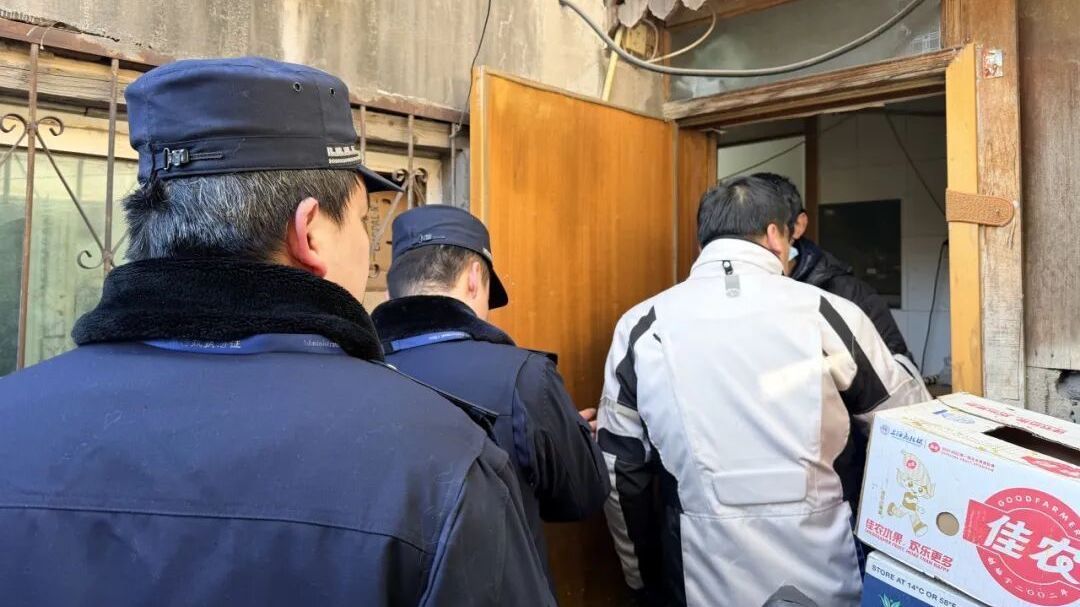 买糖葫芦别踩坑！东城城管查出专供无照游商的黑窝点