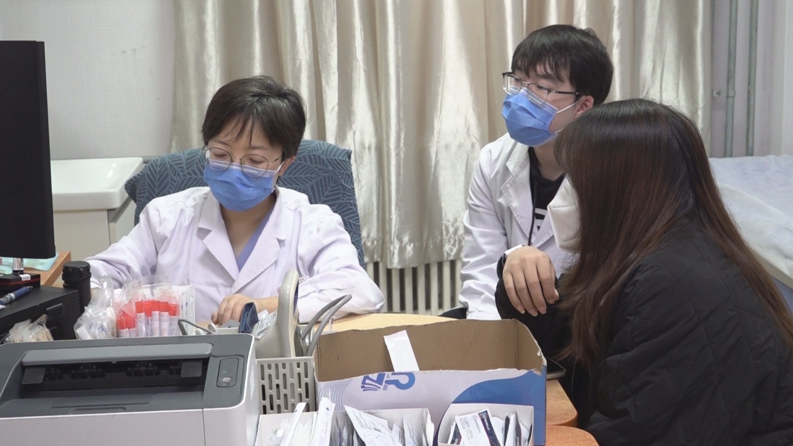 冷风一吹就起红疹 那是荨麻疹在作怪