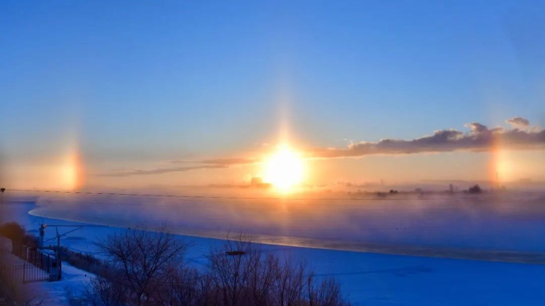 天空出现多个太阳?是一种大气光学现象吗? 天空出现多个太阳?是一种大气光学现象吗?