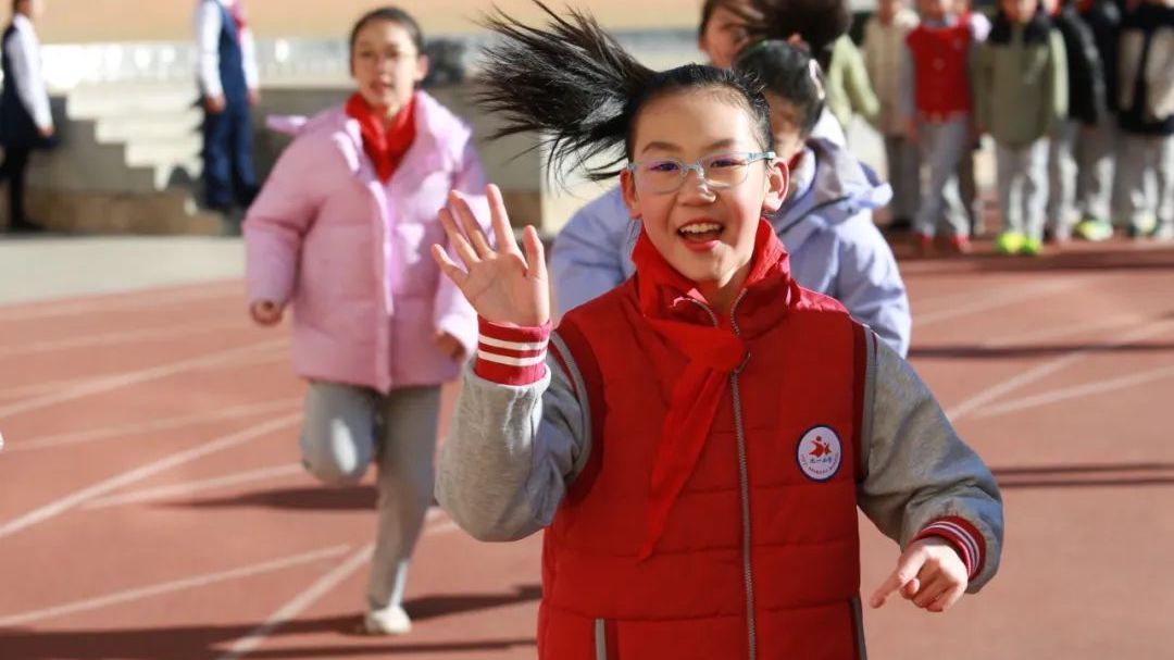 师生们“跑步”迈向新学期 师生们“跑步”迈向新学期