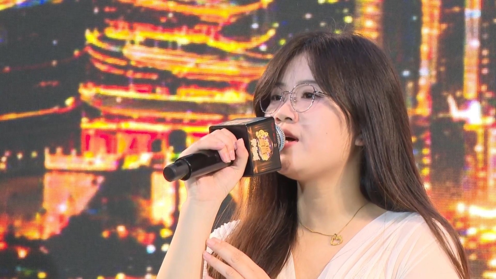 B013号选手唐紫鹤演唱《天空》