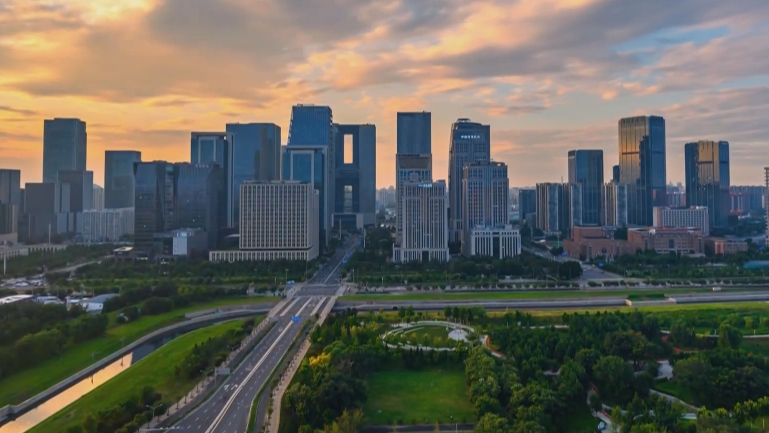 丽泽金融商务区去年税收破百亿元 今年一批重大项目将开工建设 丽泽金融商务区去年税收破百亿元 今年一批重大项目将开工建设