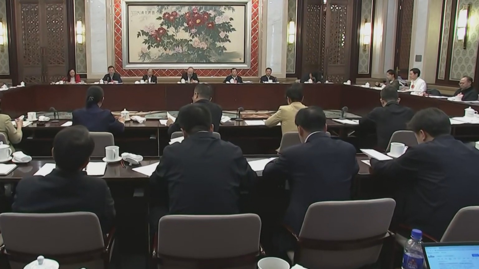 北京市代表团审议全国人大常委会工作报告 尹力殷勇李秀领参加