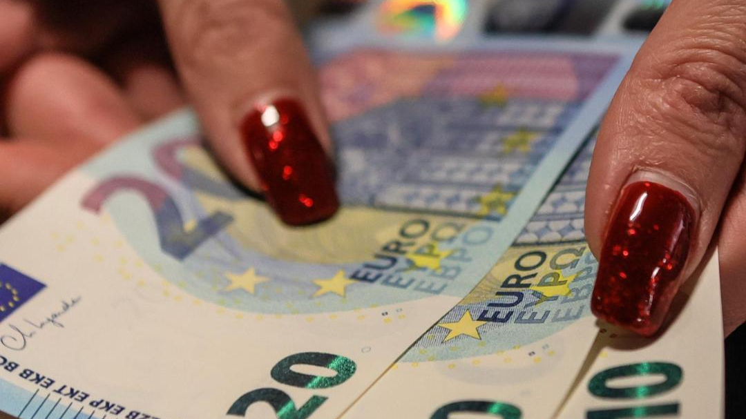 保加利亚迈入“欧元时代” 民众有喜有忧