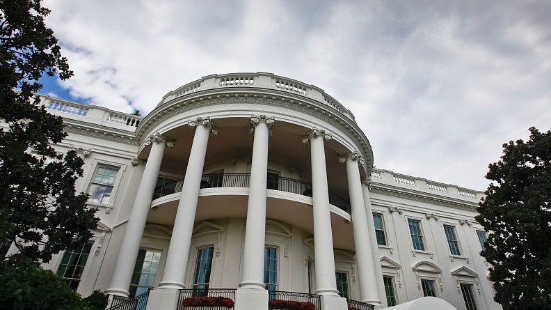 连续两日施压 特朗普为何着急让美联储降息 一文解读→ 连续两日施压 特朗普为何着急让美联储降息 一文解读→