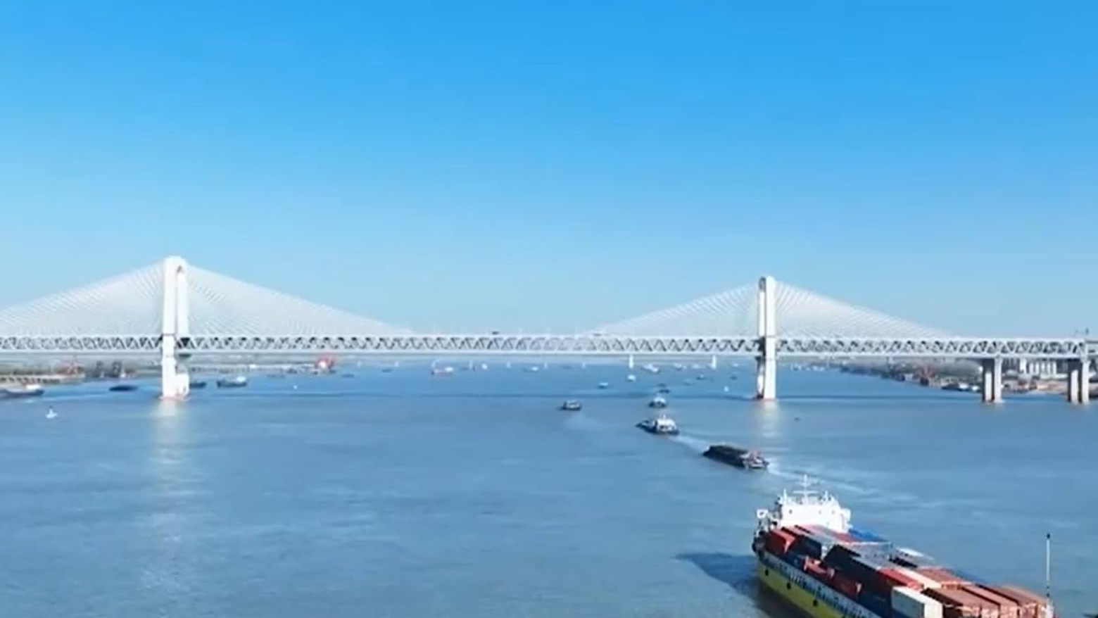 【新思想引领新征程·非凡“十四五”】向新向优 中国经济破浪前行