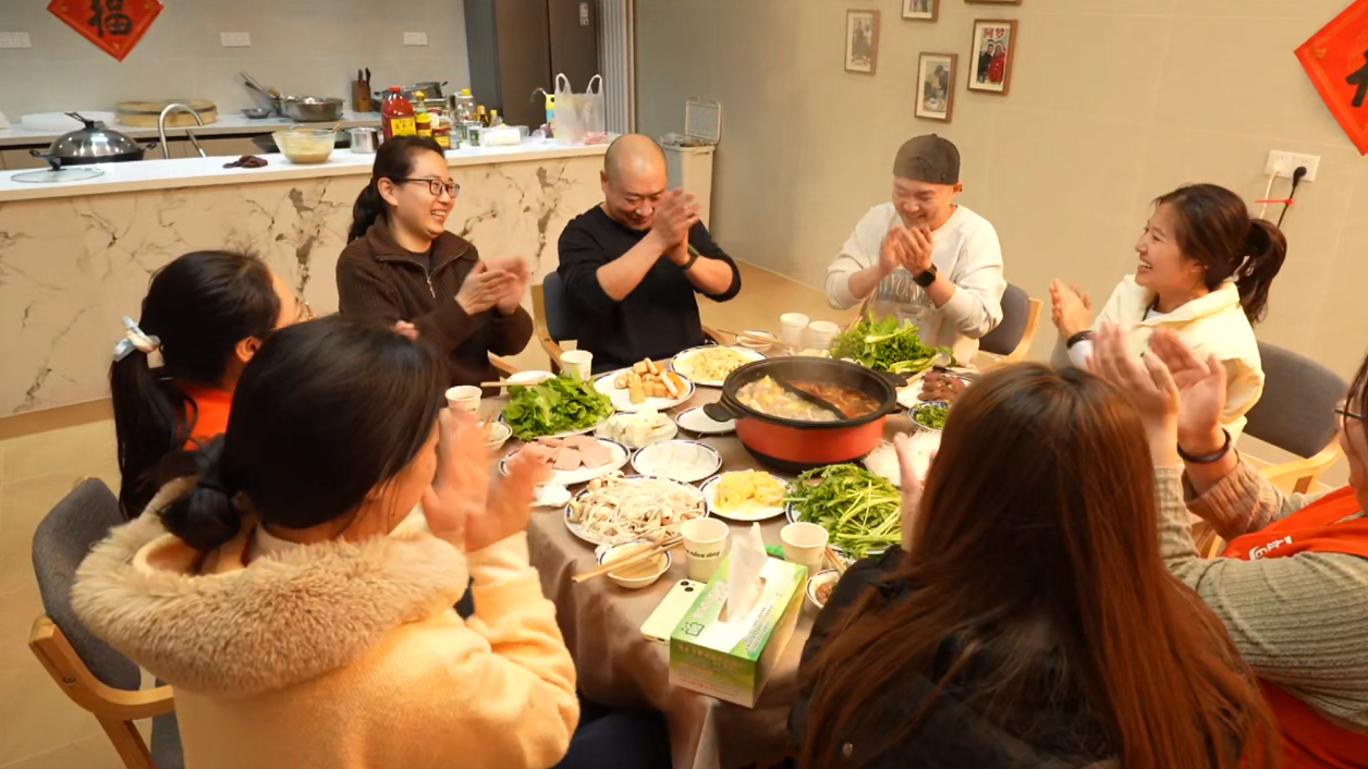 新春养老院里的圆梦厨房