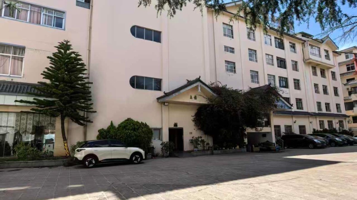 云南丽江：面积差数千平！丽江虎跳峡大酒店涉嫌违建