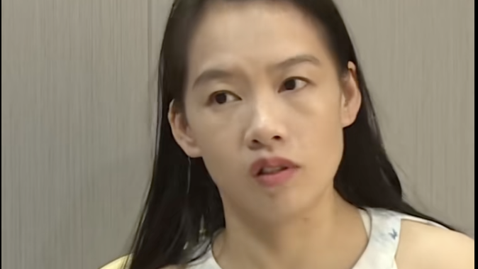 31岁老板娘爱上23岁货车司机，分手后发现怀孕并生下孩子，苦了谁？