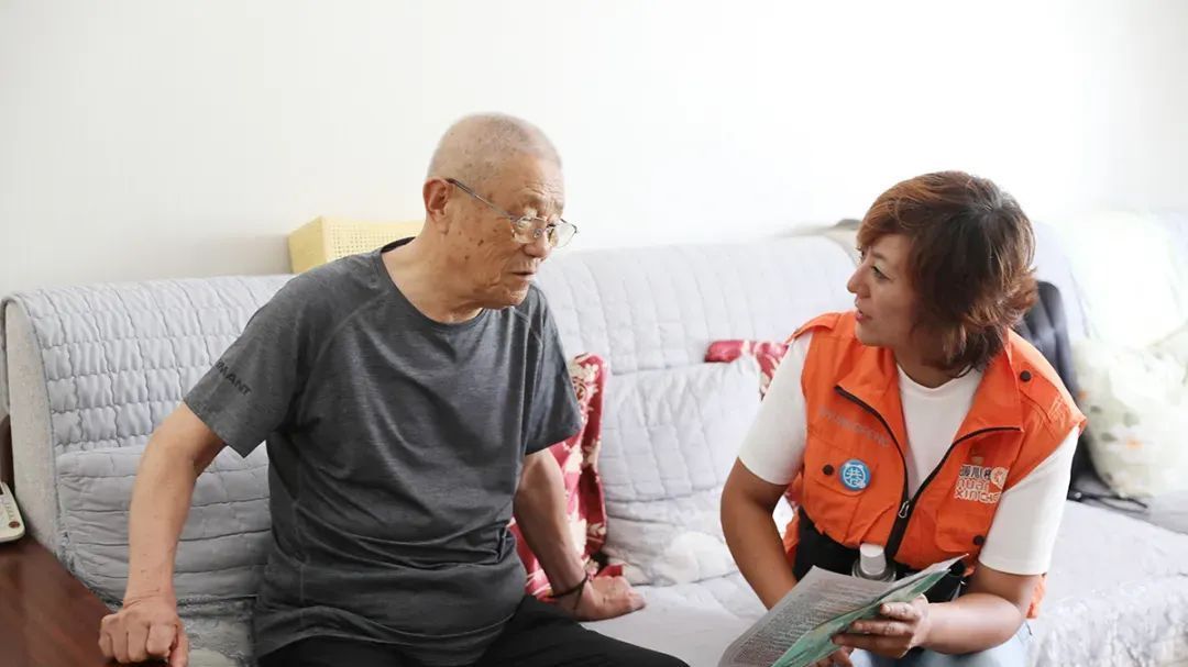 胡新宇:社区网格群成了温馨的“家庭群” 胡新宇:社区网格群成了温馨的“家庭群”