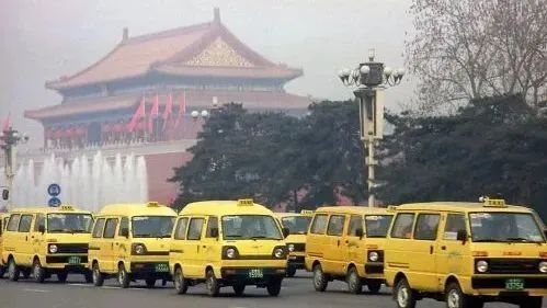 石景山首批个体巡游出租车驶向新能源时代！各时期出租车长这样→