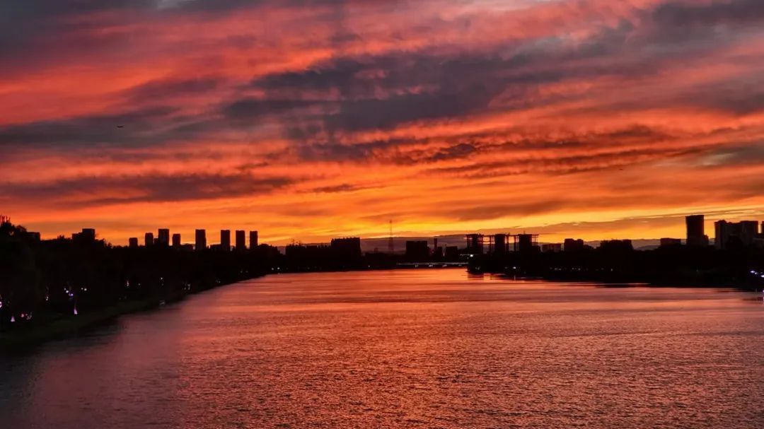 雨后京城，红霞满天！张张都是绝美壁纸