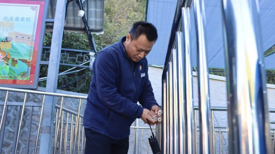 节日坚守丨国庆假期守长城 索道一线护平安——