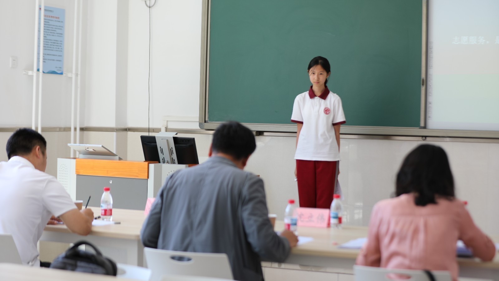 以赛促学践志愿 青春聚力显担当