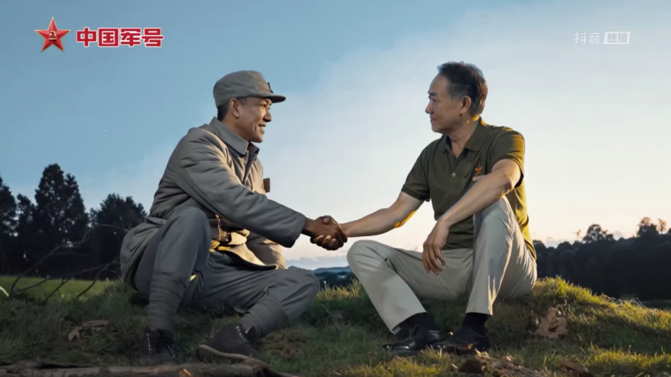 李幼斌跨时空对话李云龙,看到最后让人落泪! 李幼斌跨时空对话李云龙,看到最后让人落泪!