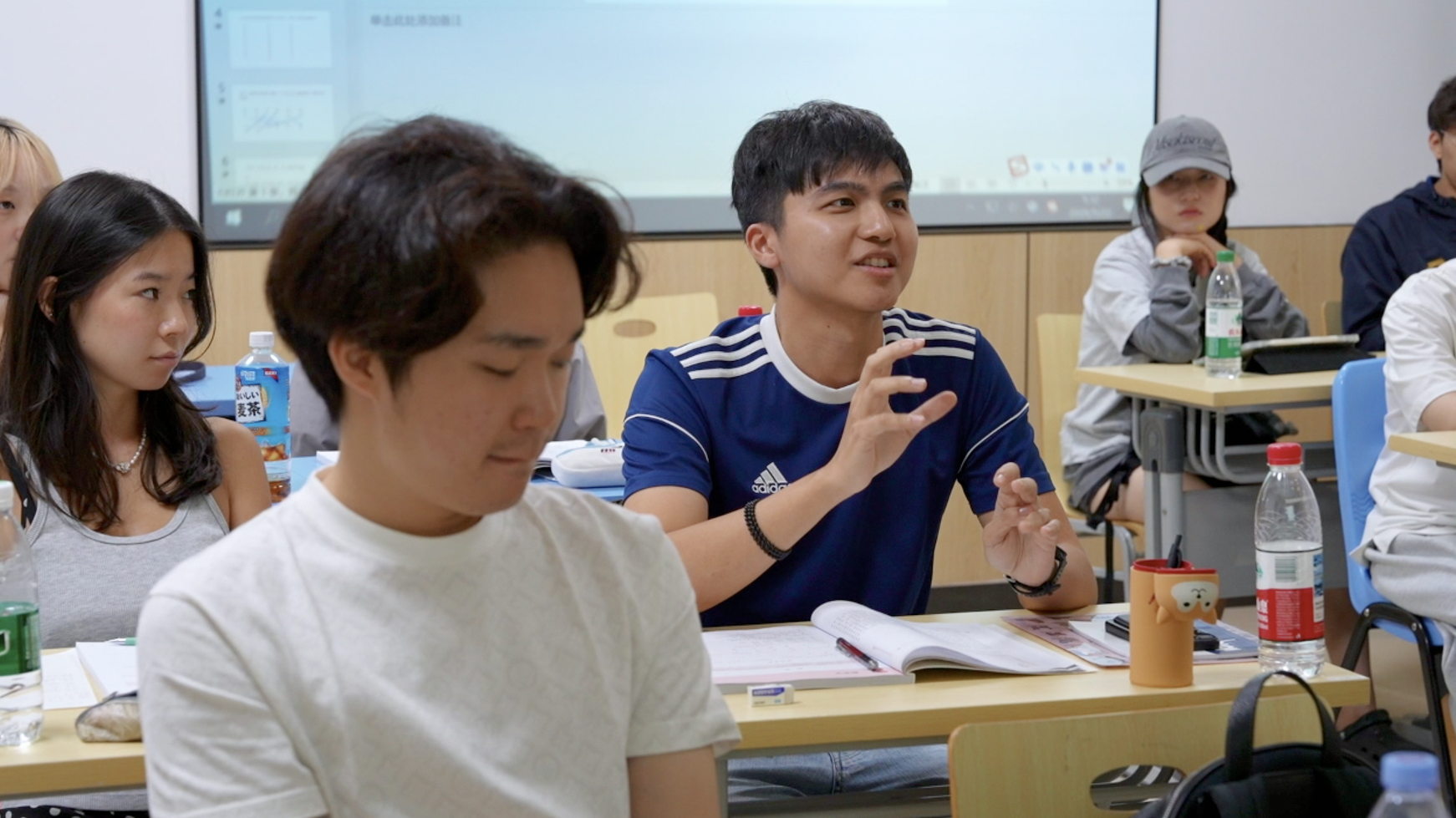 AI时代,留学生们为什么还要来中国学中文? AI时代,留学生们为什么还要来中国学中文?