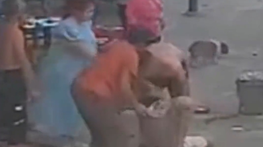 男子参加周岁宴遭酒瓶砸头身亡