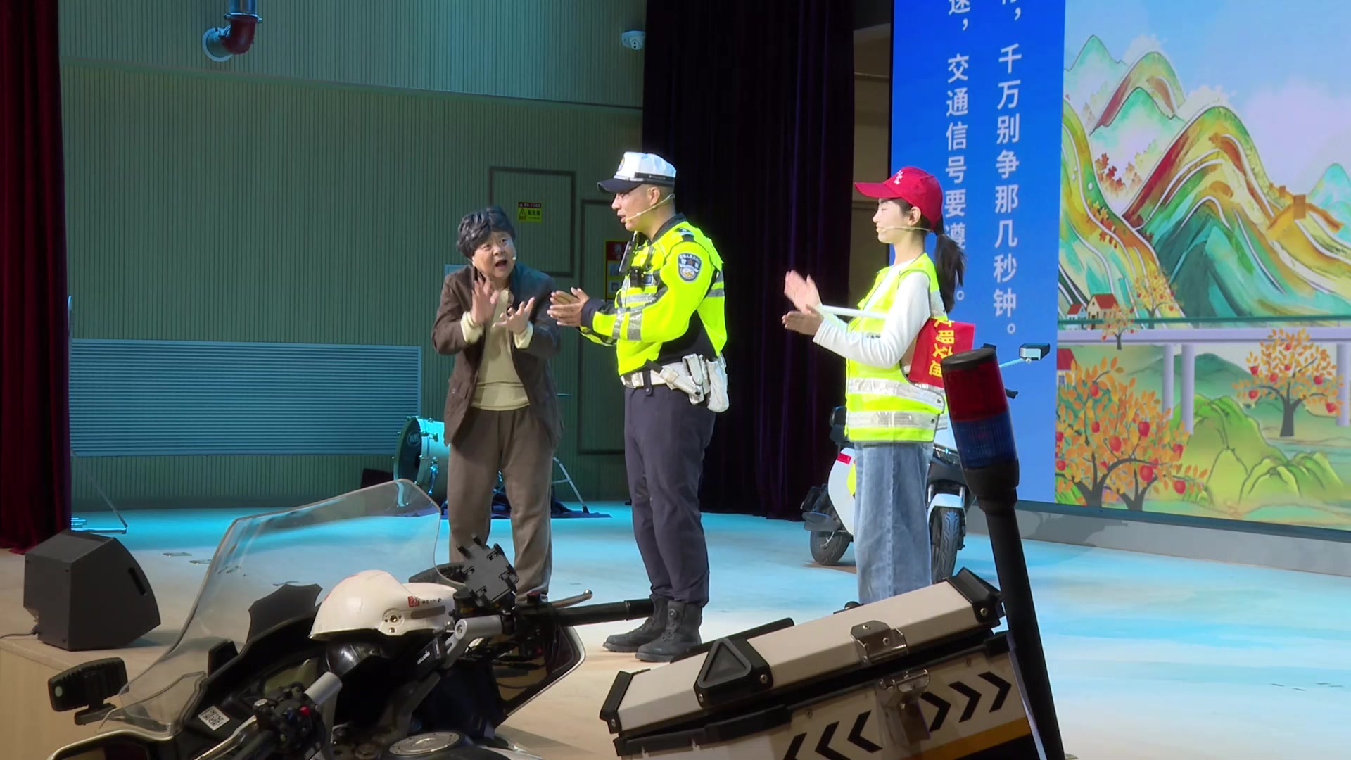《幸 “盔” 有你》情景剧 ，小小安全头盔，守住骑行家庭的幸福