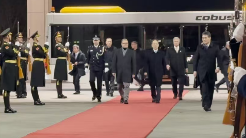 芬兰总理奥尔波抵达北京 开启4天访华行程