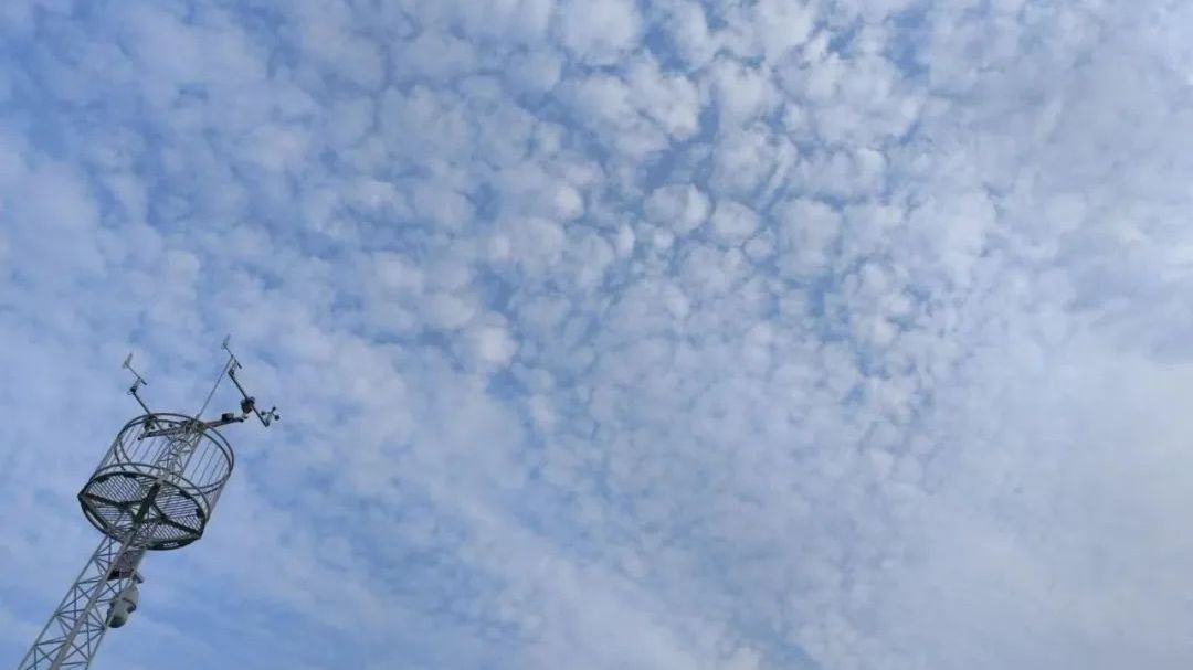蓝天白云短时浮现 未来三天多雷雨~