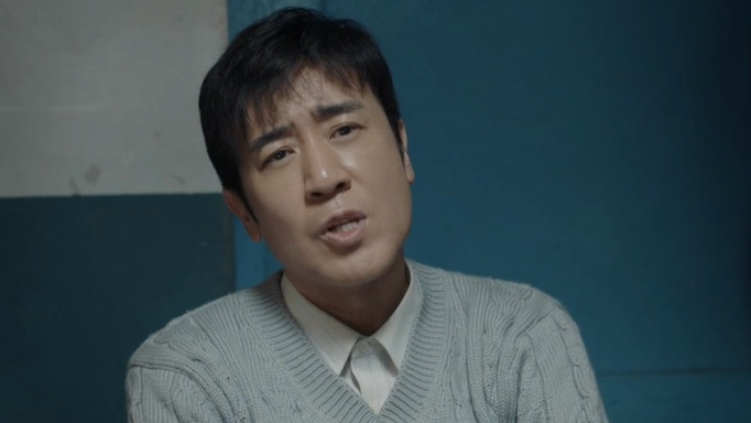 给陈小秋补枪的居然是亲弟弟陈小冬,那可是亲哥啊,人性呢? 给陈小秋补枪的居然是亲弟弟陈小冬,那可是亲哥啊,人性呢?