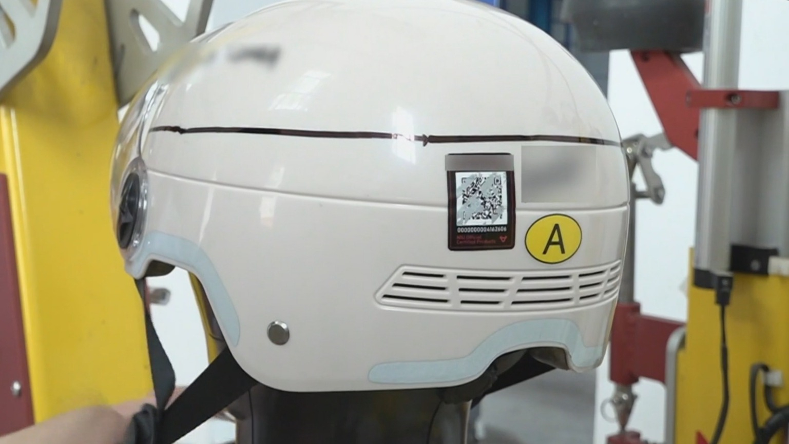 5月1日起北京骑乘电动自行车必须戴头盔 如何挑选 佩戴头盔更安全 5月1日起北京骑乘电动自行车必须戴头盔 如何挑选 佩戴头盔更安全