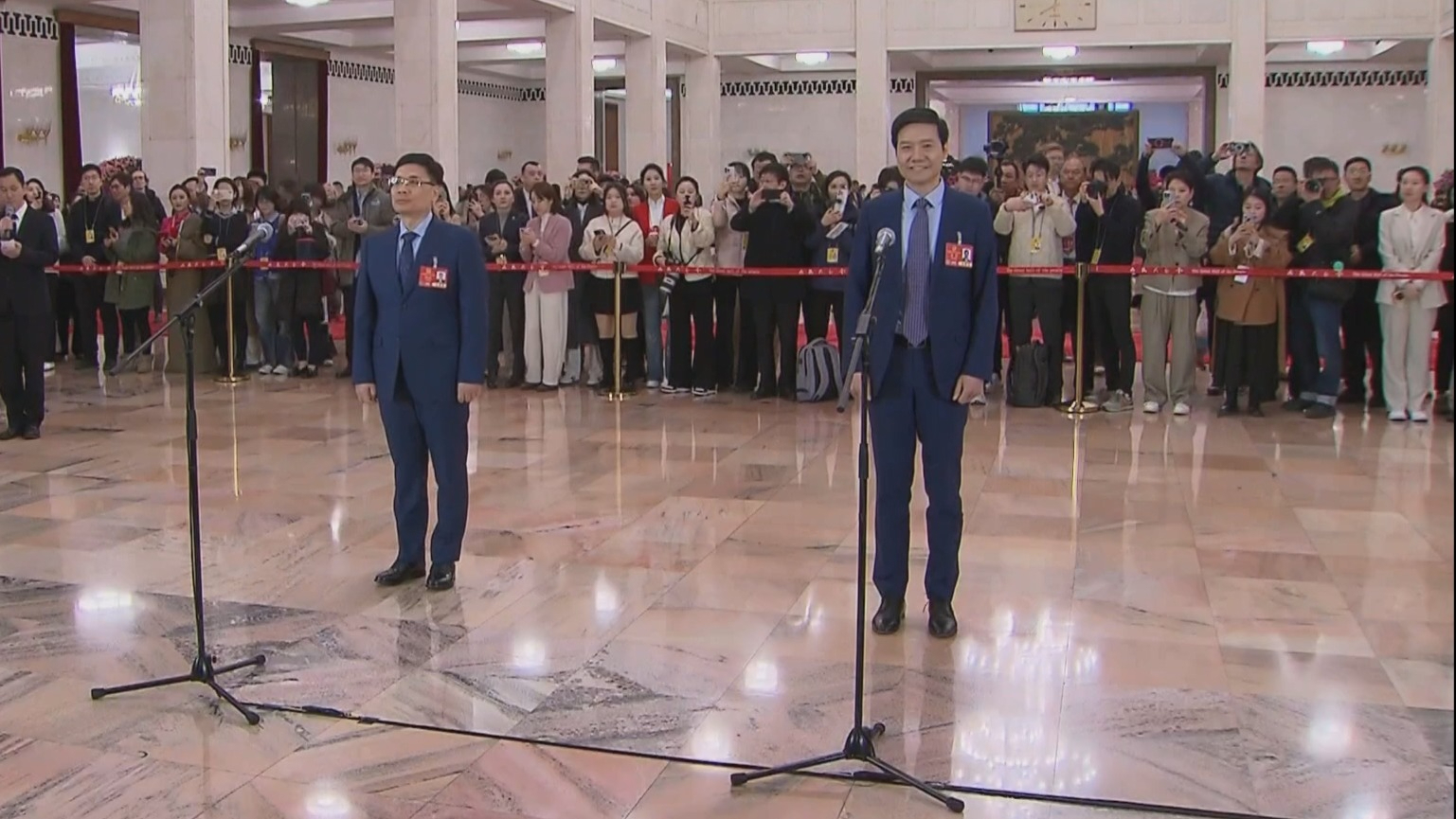 十四届全国人大三次会议首场“代表通道”集中采访活动举行
