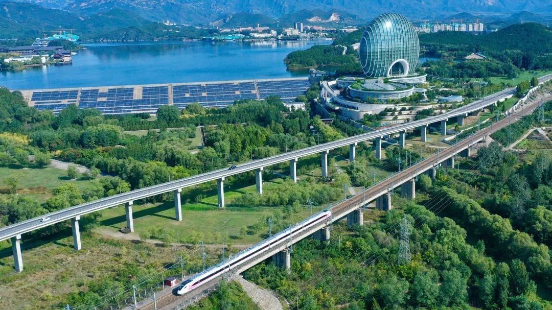 “开往影都的列车”浪漫启程,市郊铁路怀密线助力北京国际电影节开幕 “开往影都的列车”浪漫启程,市郊铁路怀密线助力北京国际电影节开幕