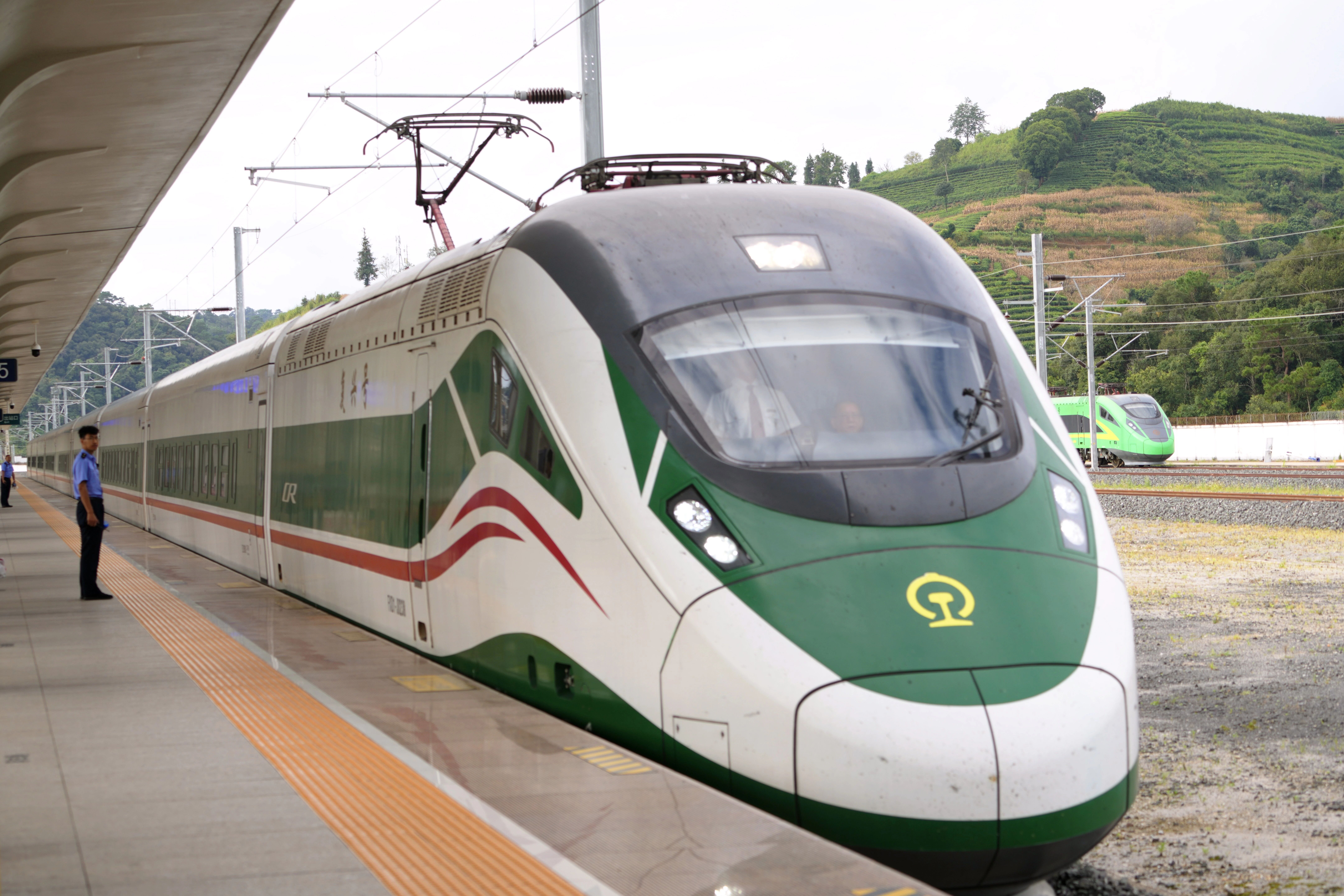 中老铁路开行旅客列车超8万列 中老铁路开行旅客列车超8万列