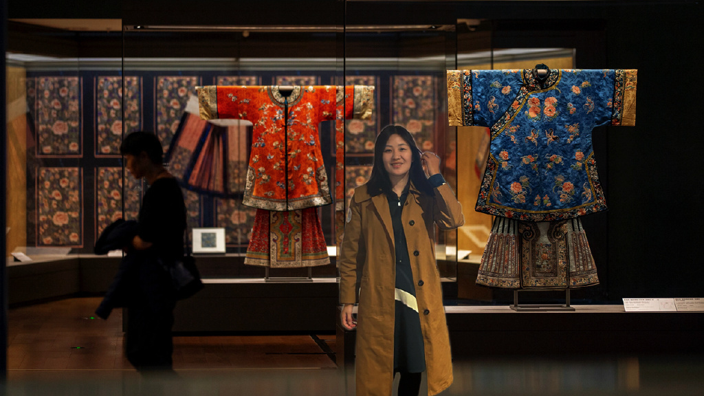 裙裳华彩马面裙的古韵今风—和小邸一起来场时尚穿越 裙裳华彩马面裙的古韵今风—和小邸一起来场时尚穿越