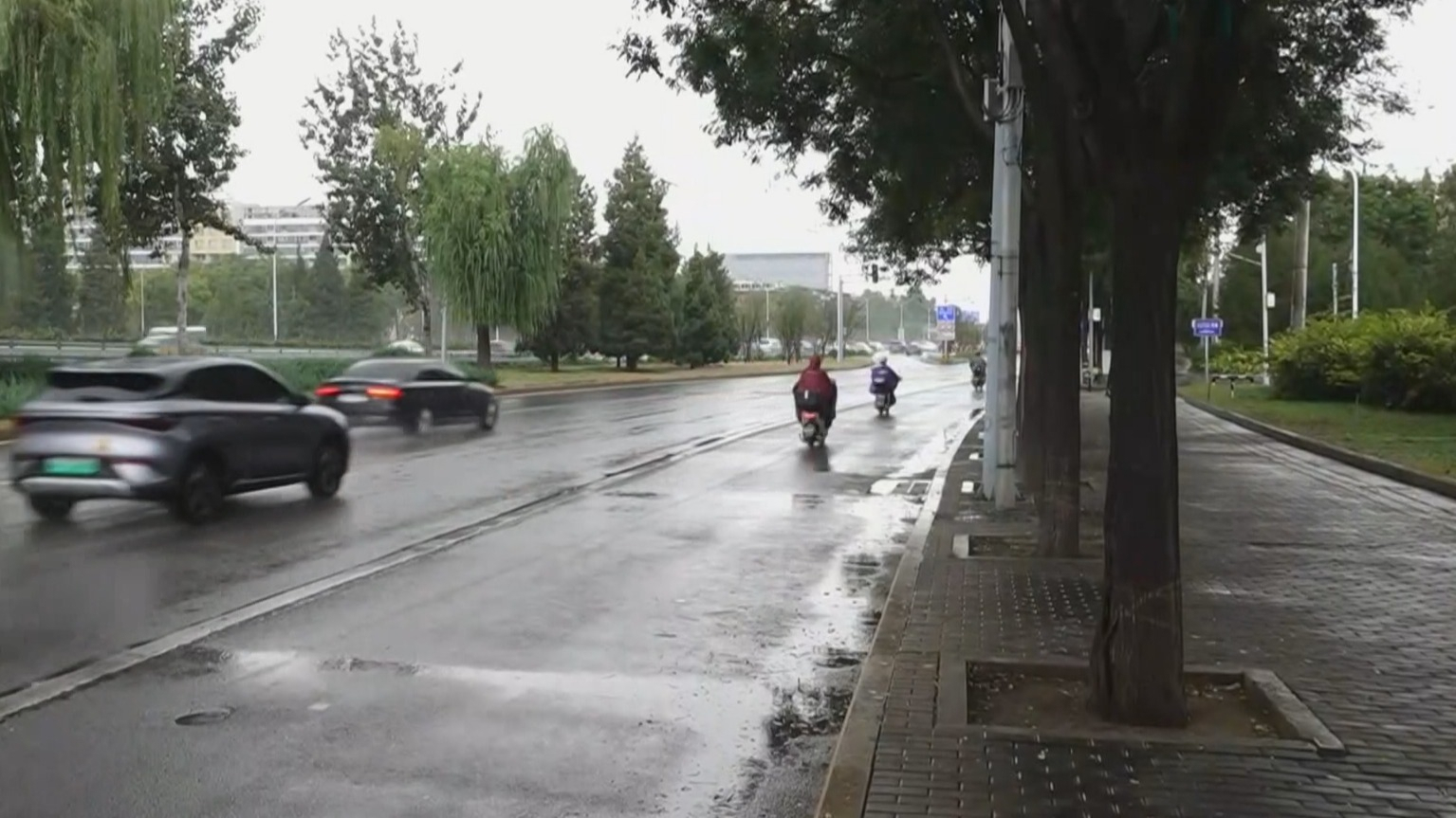 寒露遇秋雨 10月8日起四天北京迎来降雨降温 寒露遇秋雨 10月8日起四天北京迎来降雨降温