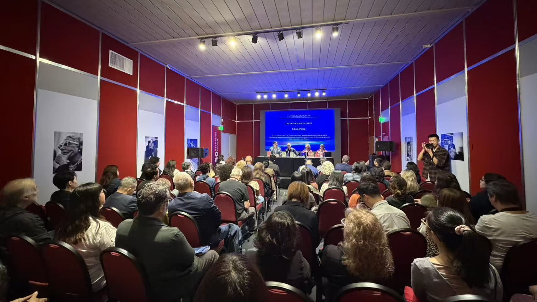 中国图书亮相第50届布宜诺斯艾利斯国际书展 中国图书亮相第50届布宜诺斯艾利斯国际书展