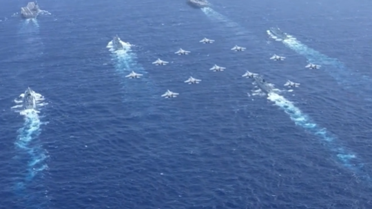 骄傲!山东舰名场面看一次燃一次 骄傲!山东舰名场面看一次燃一次