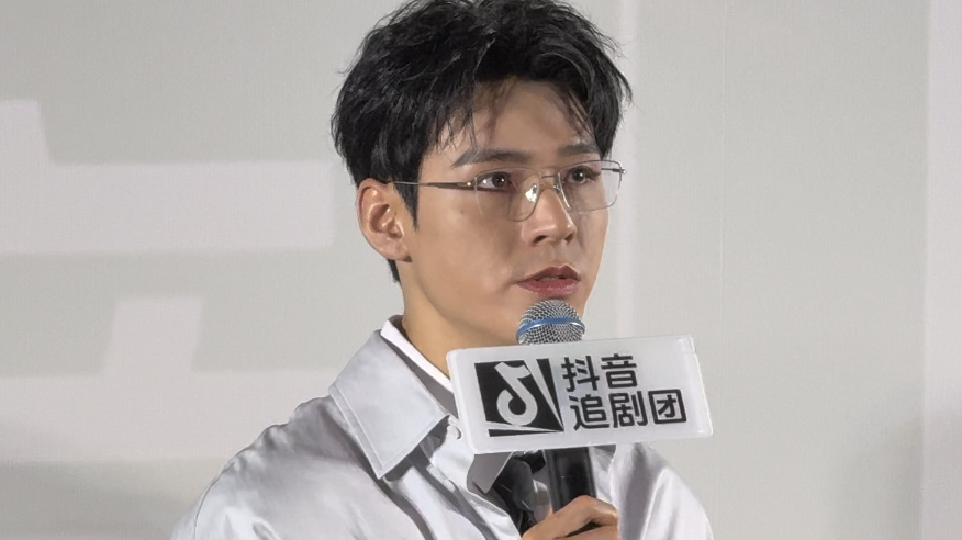 龚俊大秀家乡话推荐新剧《暗河传》