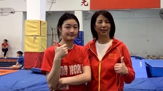 一眼相中!跳水冠军昌雅妮 背后的这位“妈妈”很给力 一眼相中!跳水冠军昌雅妮 背后的这位“妈妈”很给力