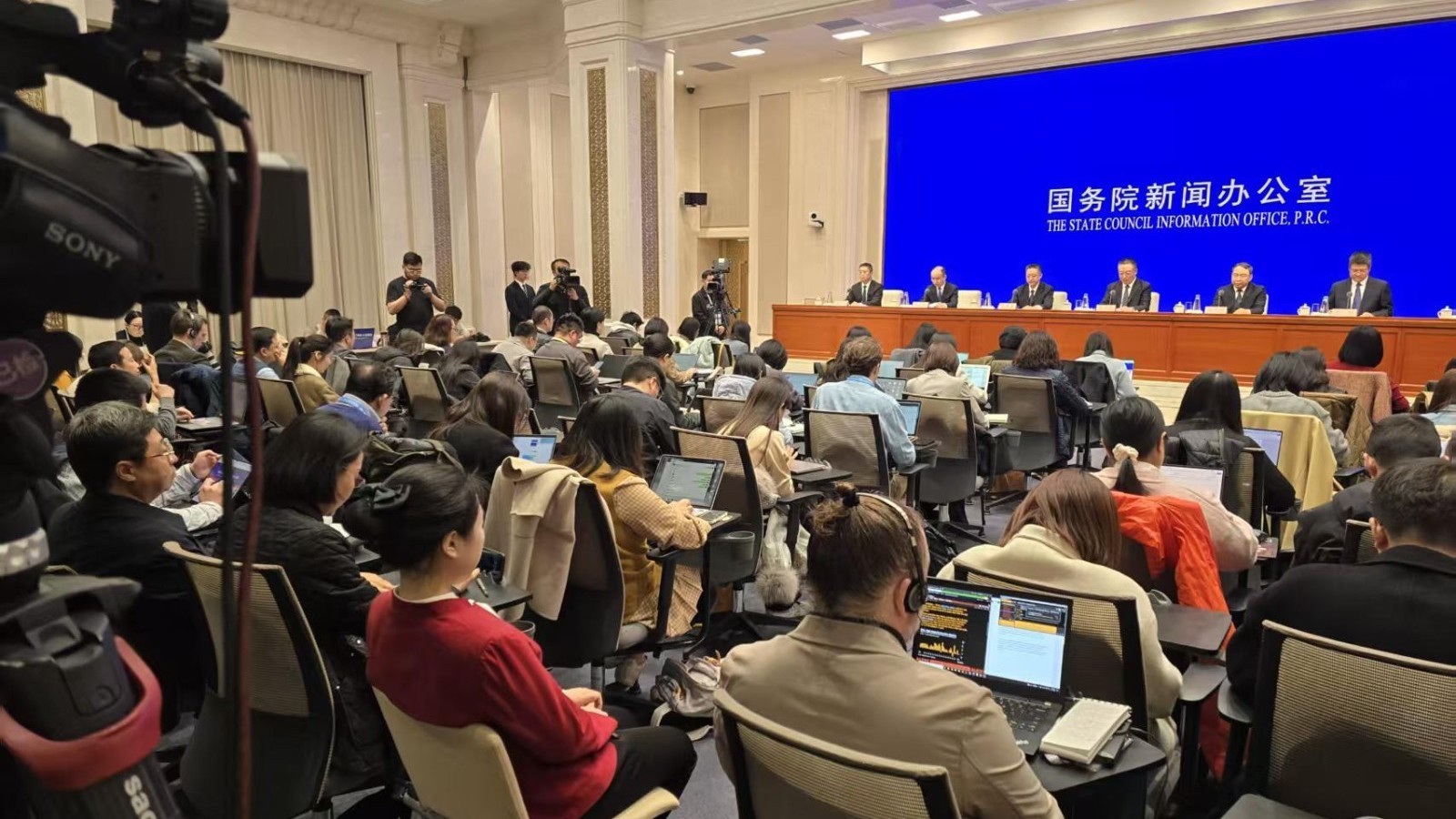 国家发改委:促消费“三十条”落地 七大行动着力提振消费市场 国家发改委:促消费“三十条”落地 七大行动着力提振消费市场