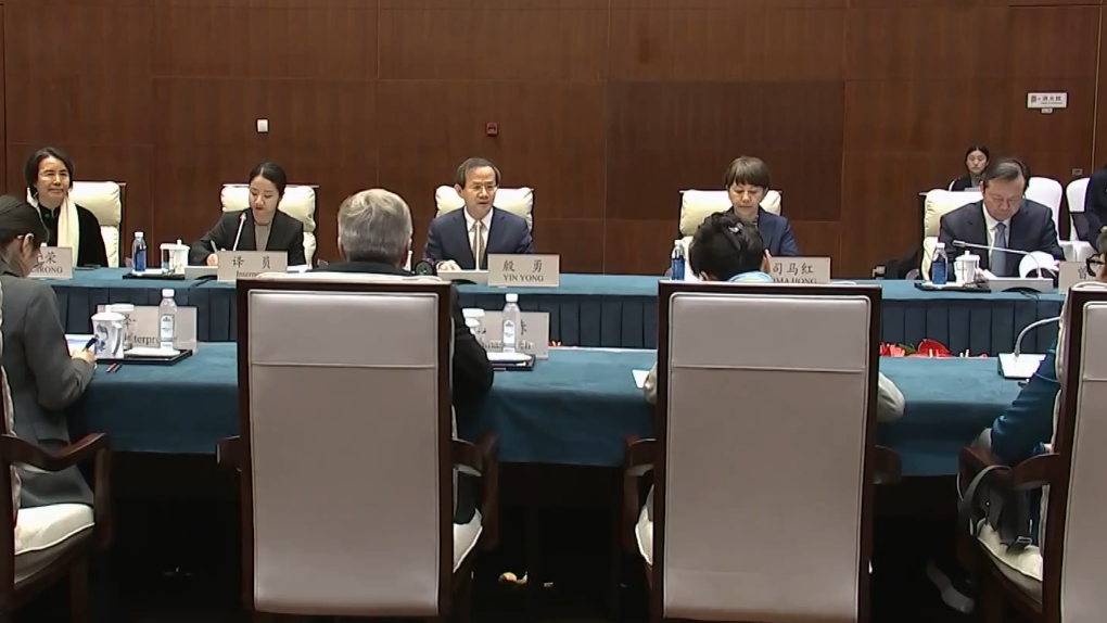 殷勇会见国际奥委会主席巴赫