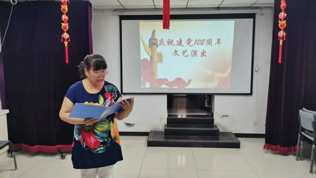 一句问候，她守护了楼门二十年！